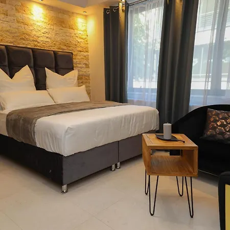 Aix La Chapelle, Exclusive Apartments, Wellness And More, فندق
