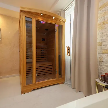 Aix La Chapelle, Exclusive Apartments, Wellness And More, *