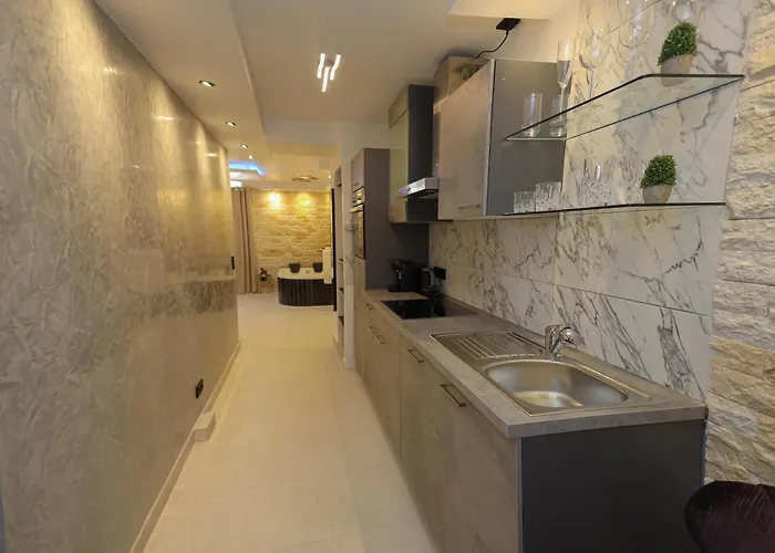 Aix La Chapelle, Exclusive Apartments, Wellness And More, Hotel